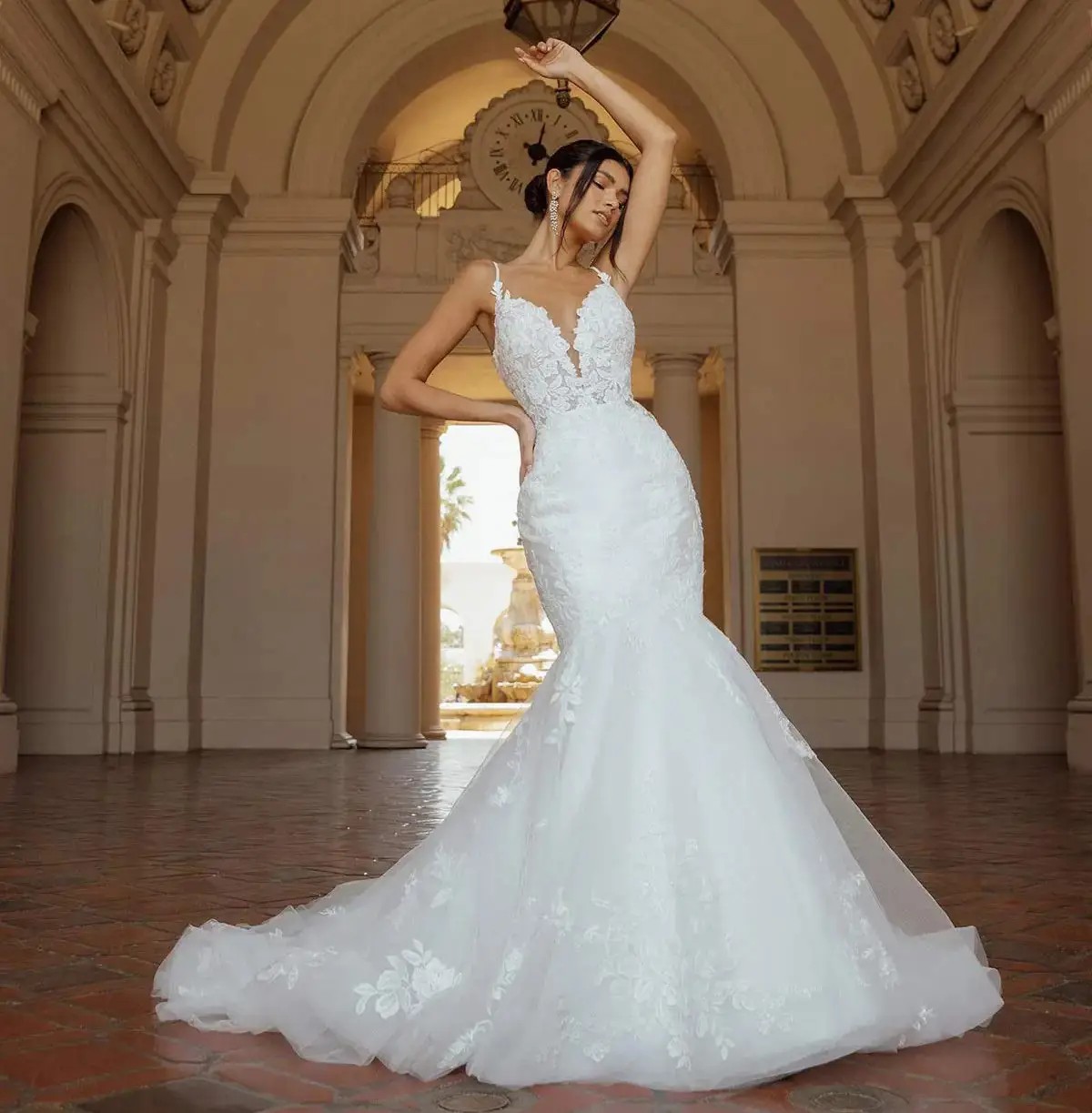 <h2>Essense of Australia</h2><h4>Trunk Show</h4> Main Image