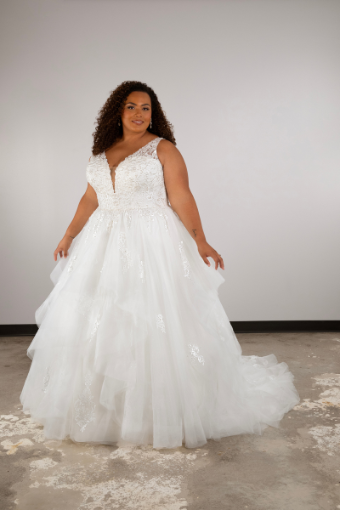 Essense of Australia Style #D3892 #7 (IVBC-PL) IVORY LACE & TULLE OVER BISCOTTI GWN W PORCELAIN TULLE PLUNGE thumbnail